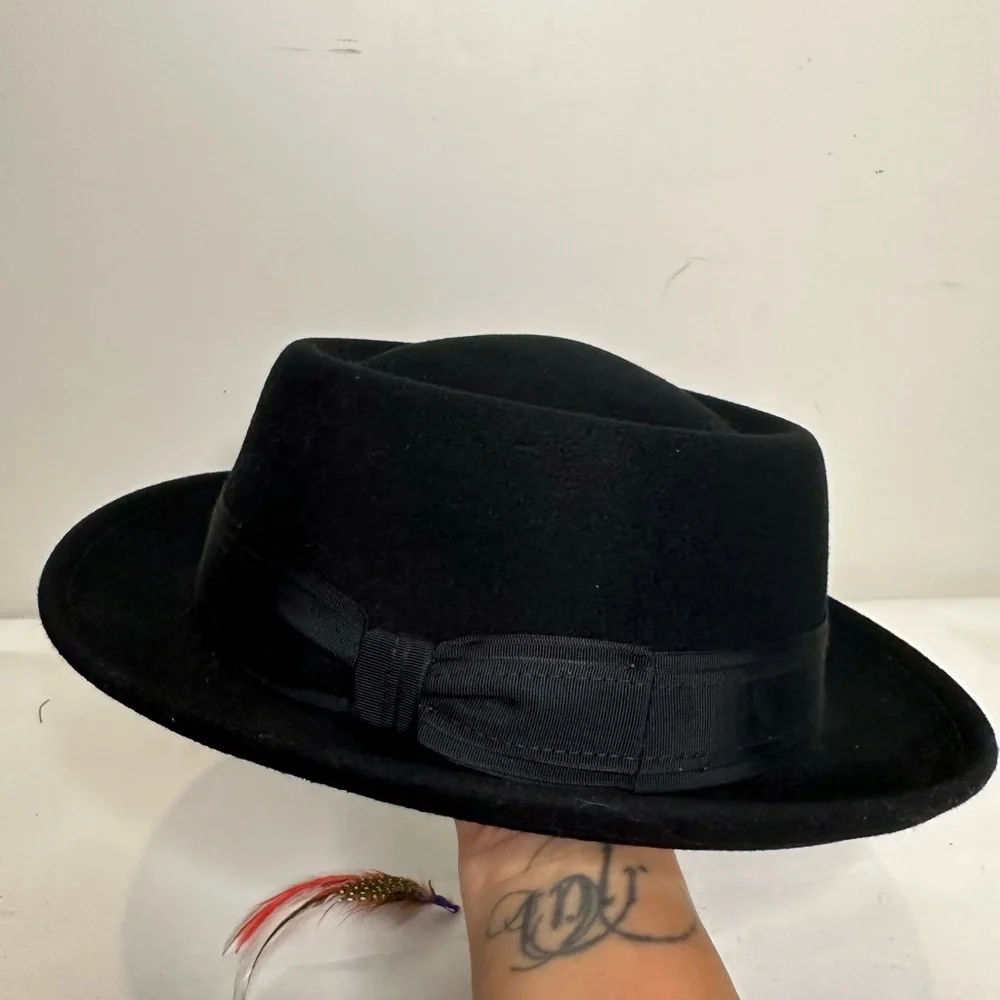 SOLD MAGILL WOOL FEATHER HAT - Picture 3 of 7